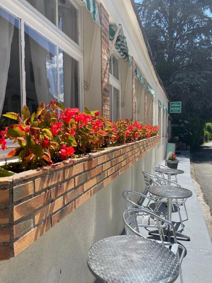 Hotel Restaurant Les Falaises Bouzies Bagian luar foto