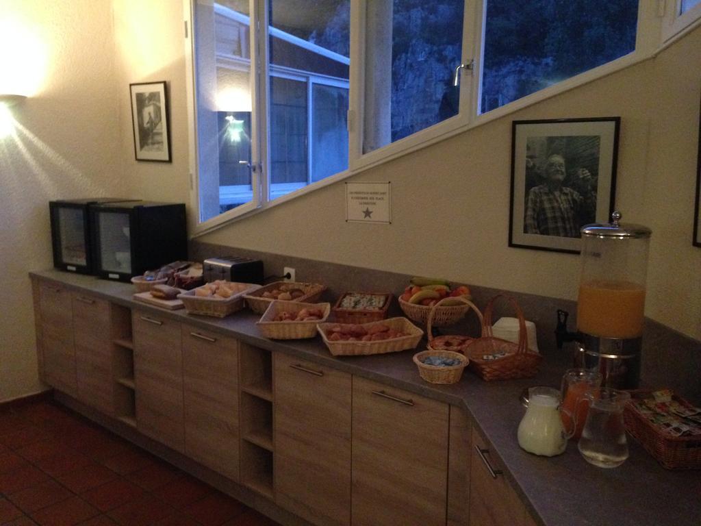 Hotel Restaurant Les Falaises Bouzies Bagian luar foto