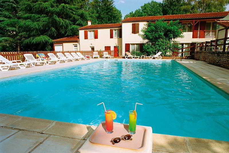 Hotel Restaurant Les Falaises Bouzies Bagian luar foto