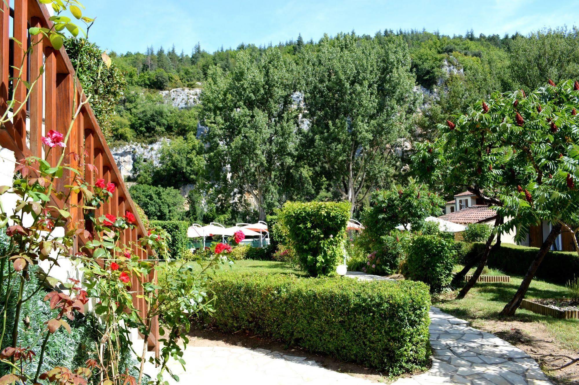 Hotel Restaurant Les Falaises Bouzies Bagian luar foto