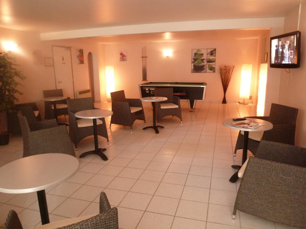 Hotel Restaurant Les Falaises Bouzies Bagian luar foto