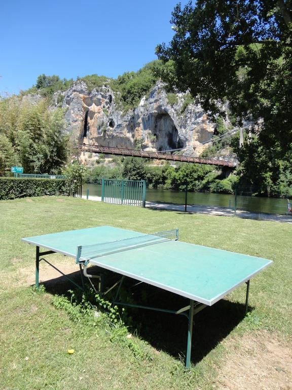 Hotel Restaurant Les Falaises Bouzies Bagian luar foto