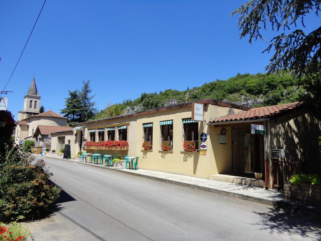 Hotel Restaurant Les Falaises Bouzies Bagian luar foto