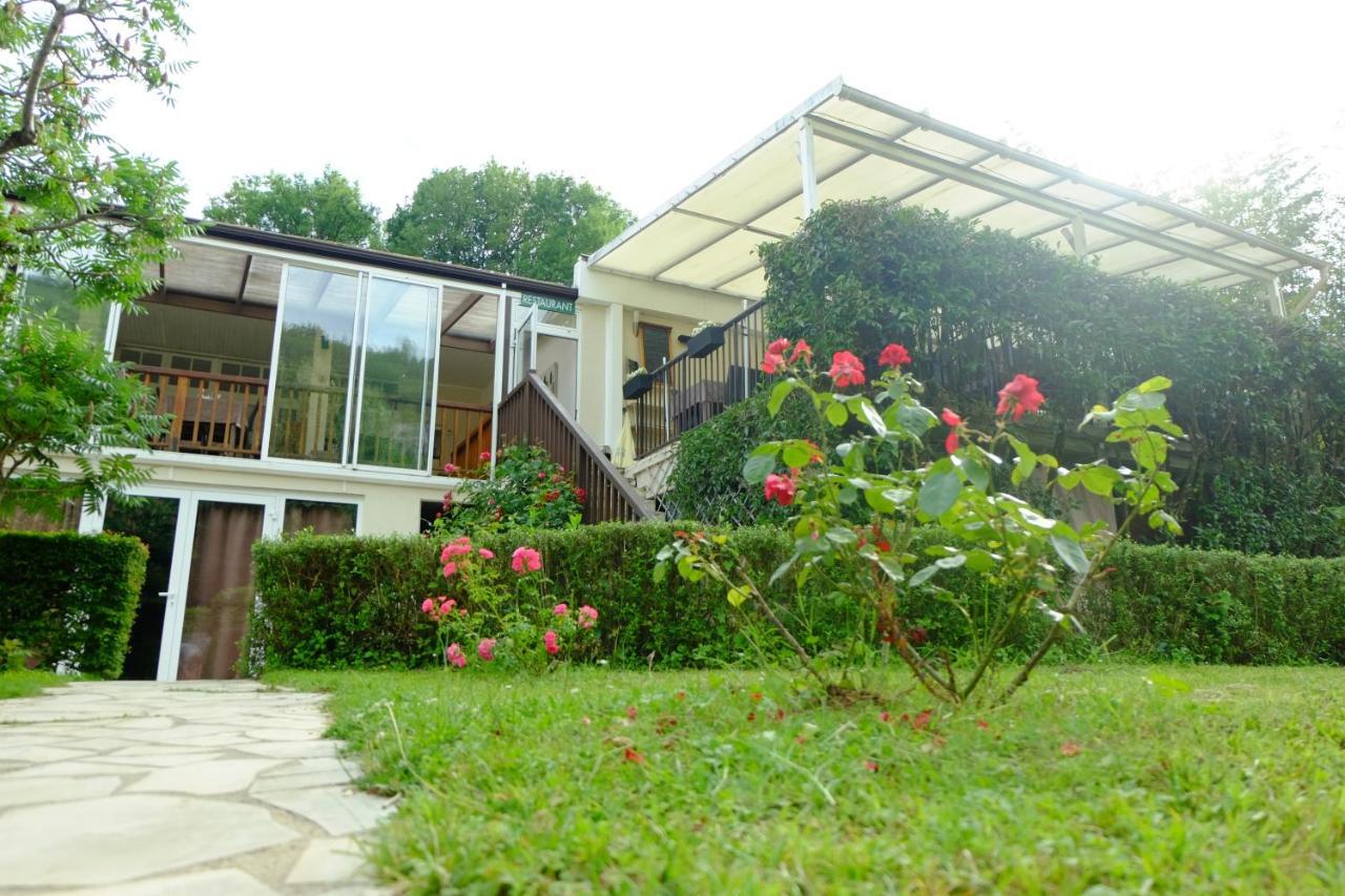 Hotel Restaurant Les Falaises Bouzies Bagian luar foto